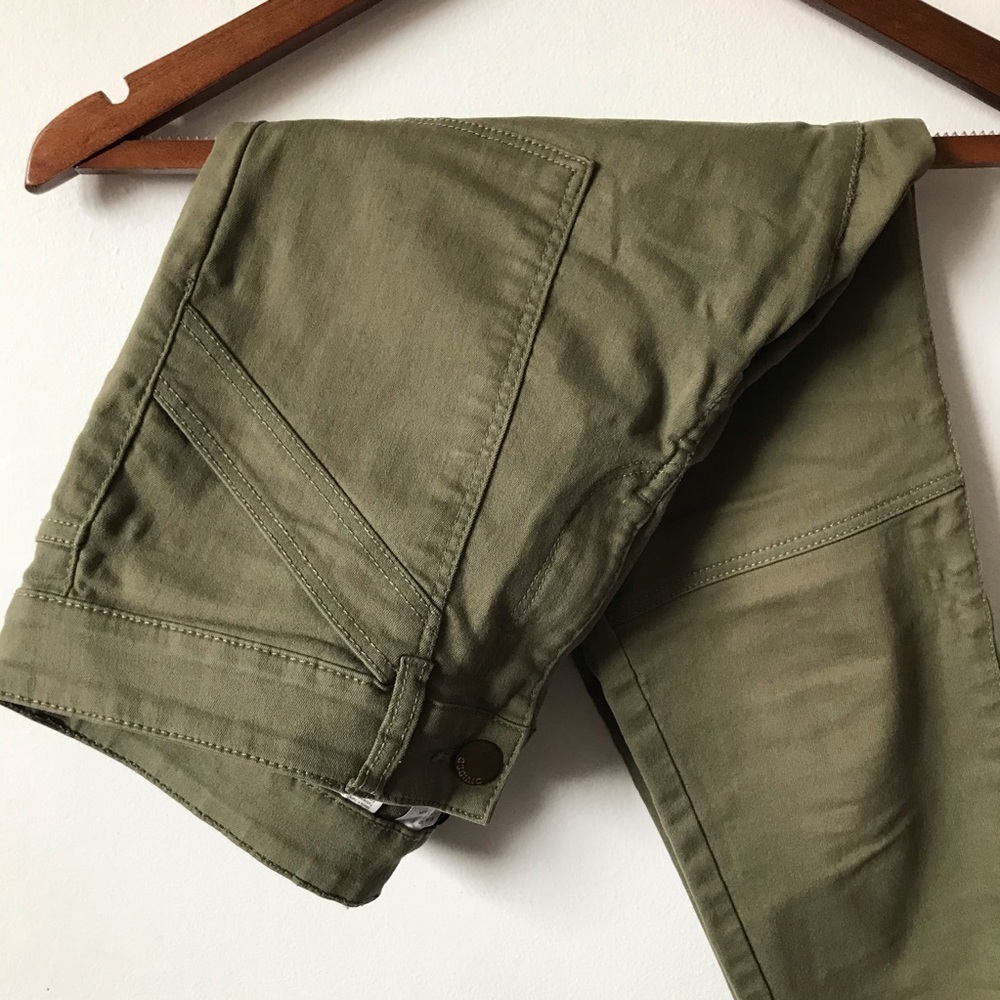 DIVIDED H&M Army Green Jeggings